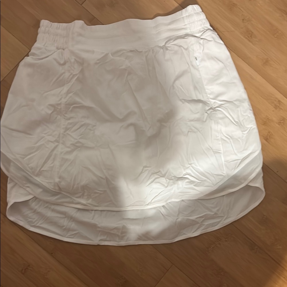 Size 8 lululemon skirt